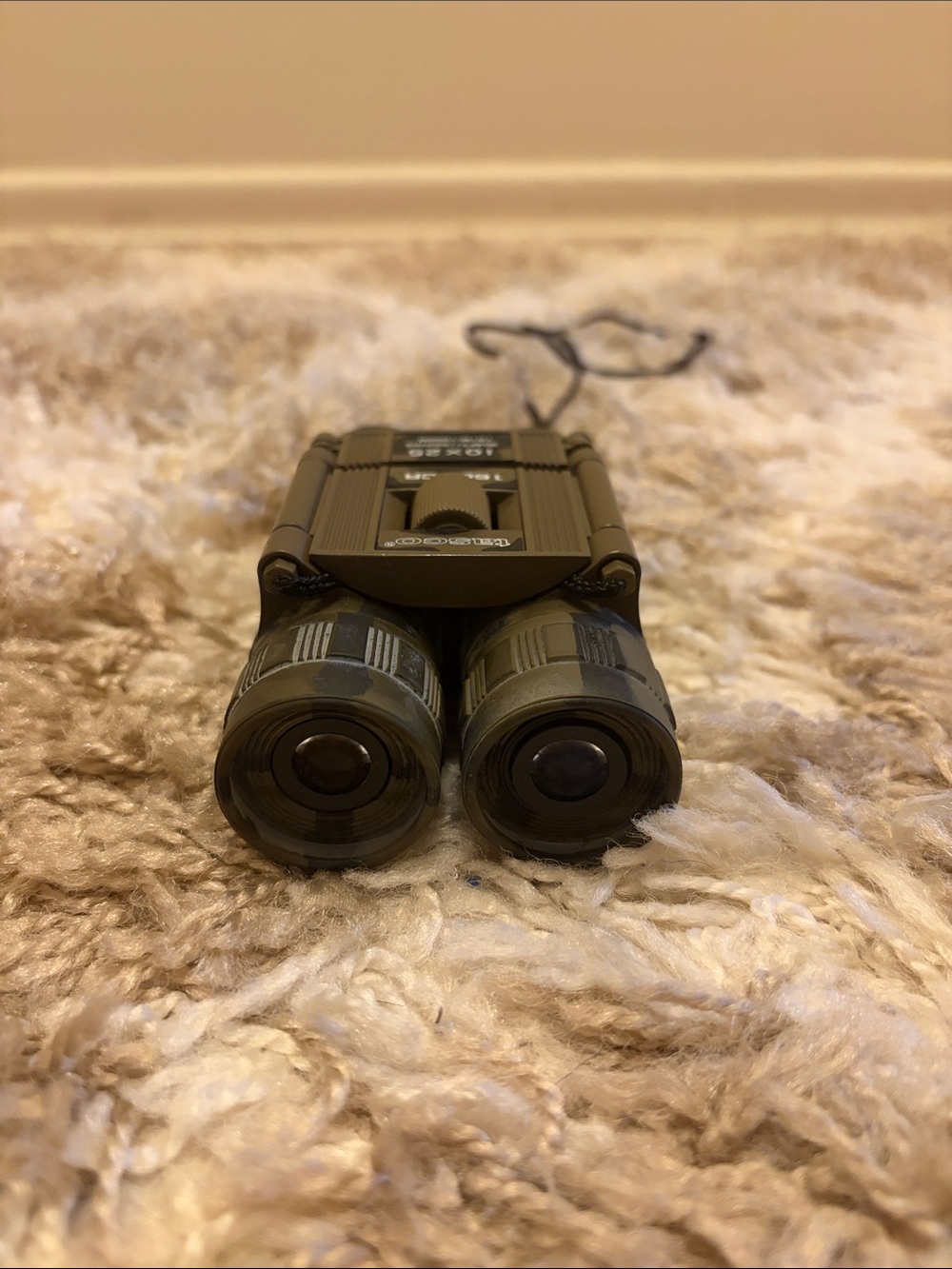 Tasco Folding Roof Prism Binoculars- 10x25 Magnification